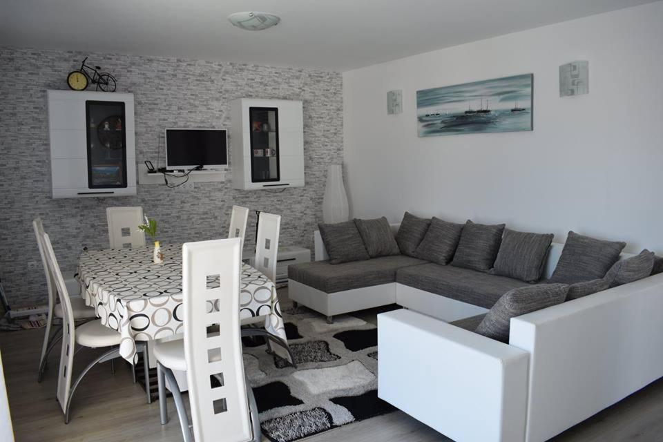 Apartmani Celjak Pag Town Exterior foto